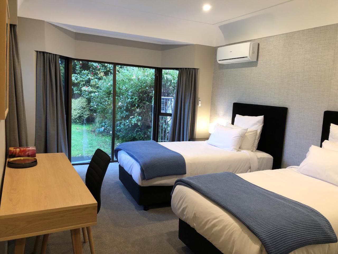 Luxury K-Lodge With Golf Course View-Rotorua Bagian luar foto