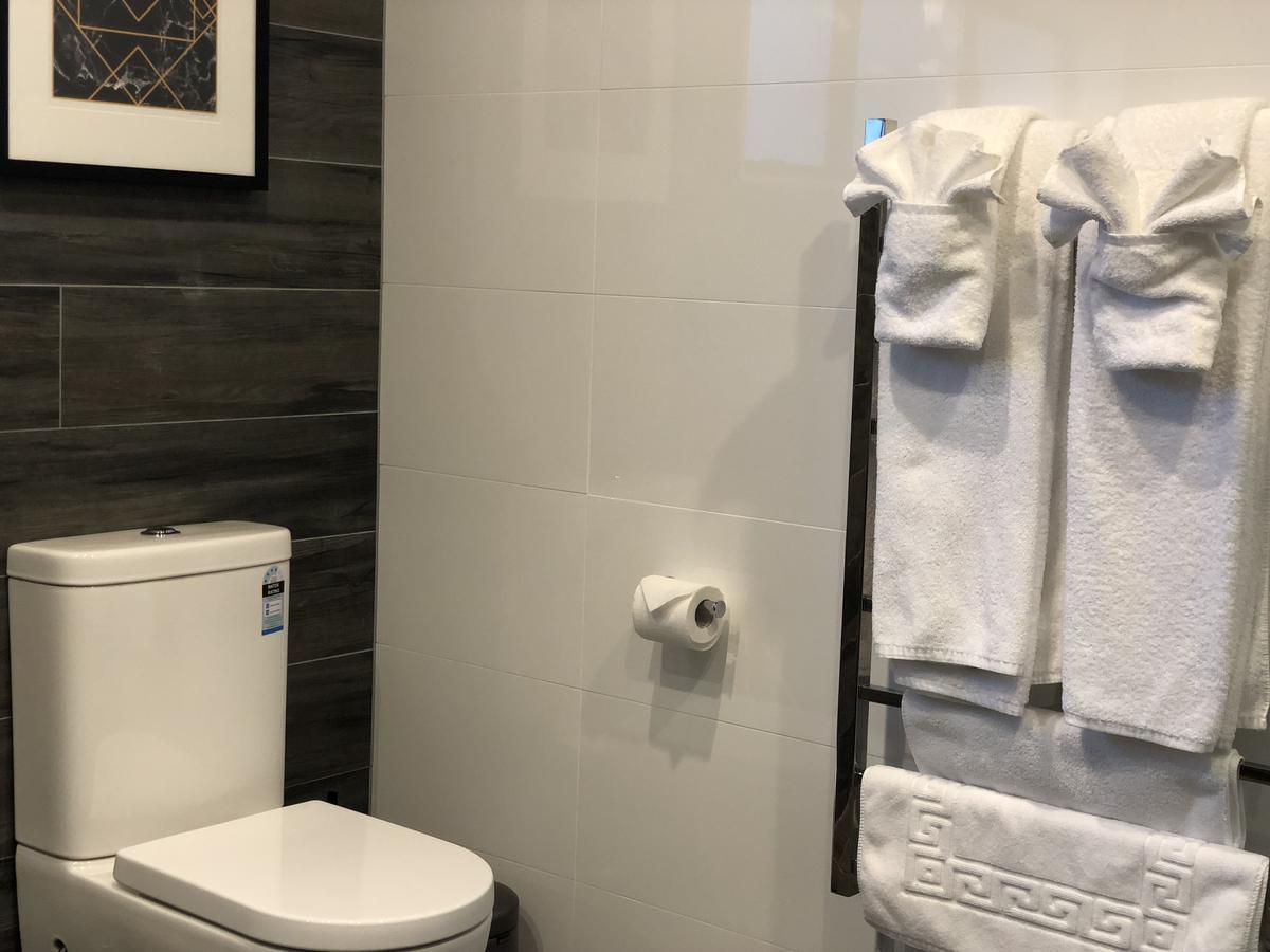 Luxury K-Lodge With Golf Course View-Rotorua Bagian luar foto
